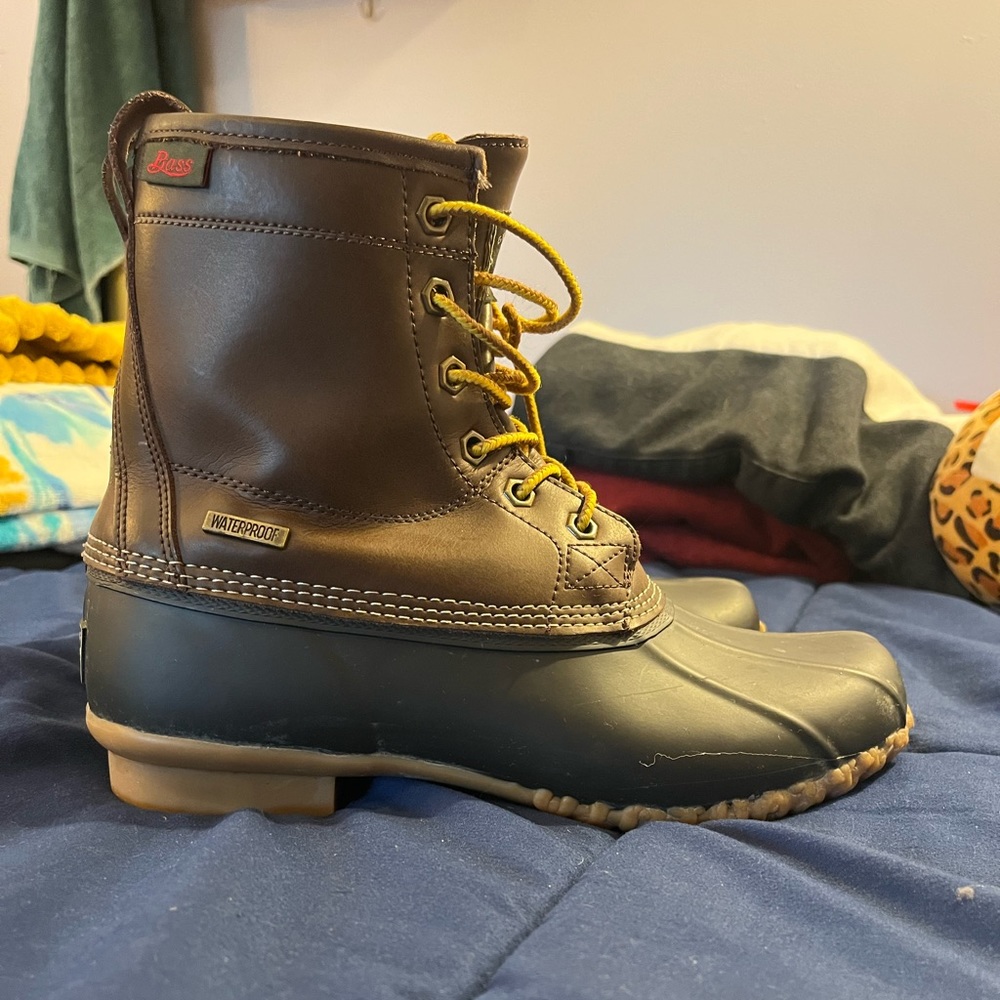 Bass size 7 mens (8 1/2 womens) duck boots, brown and black